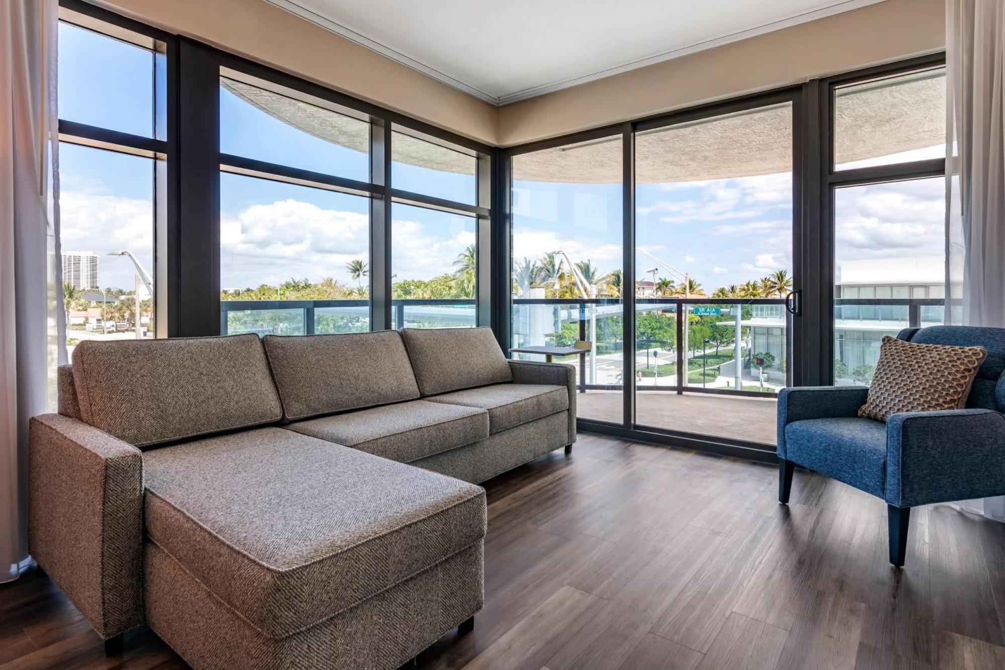 Cambria Hotel Fort Lauderdale Beach Exterior photo