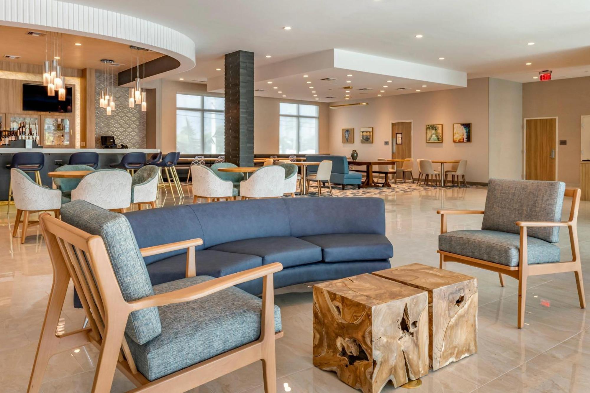 Cambria Hotel Fort Lauderdale Beach Exterior photo