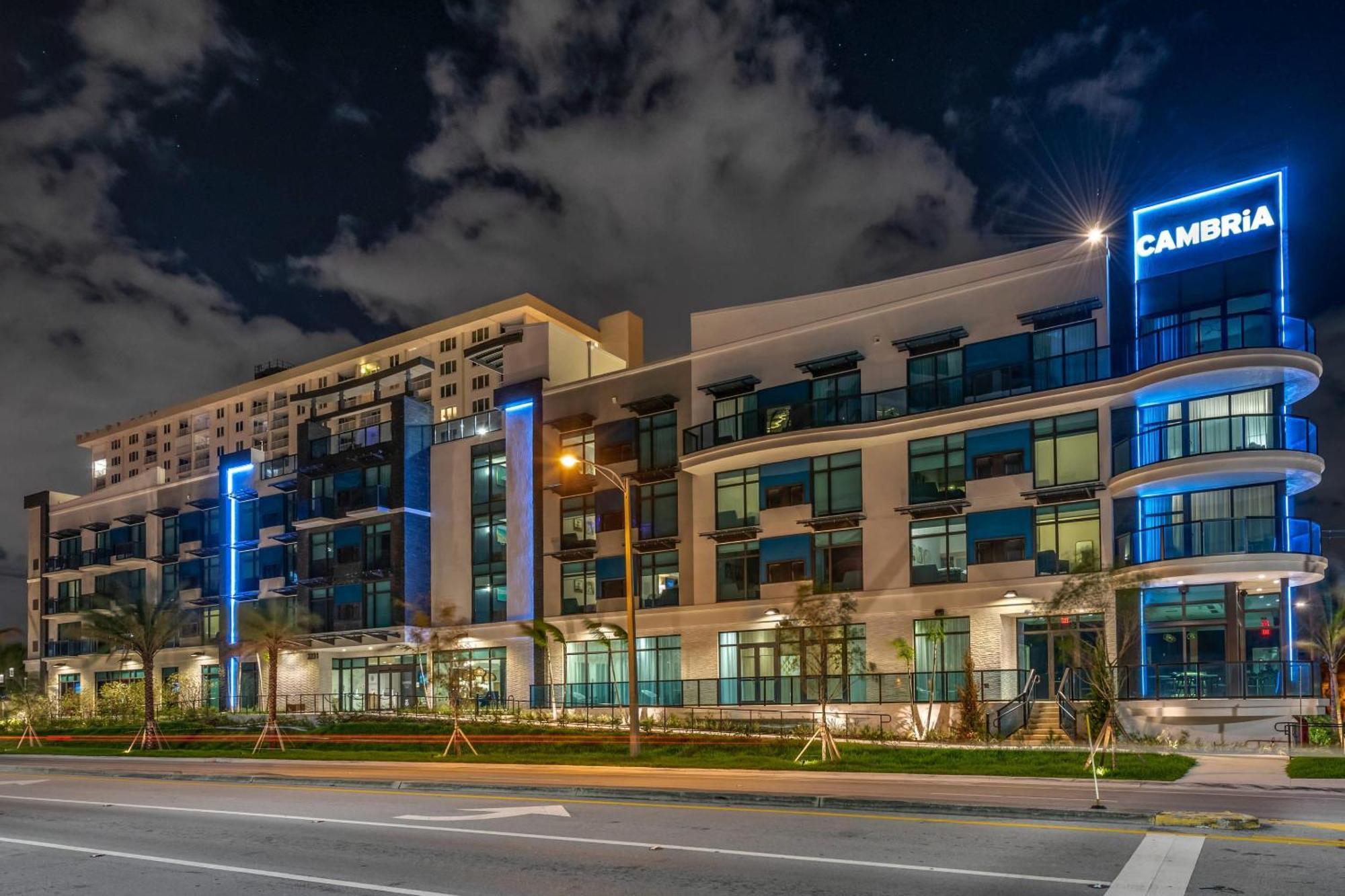 Cambria Hotel Fort Lauderdale Beach Exterior photo
