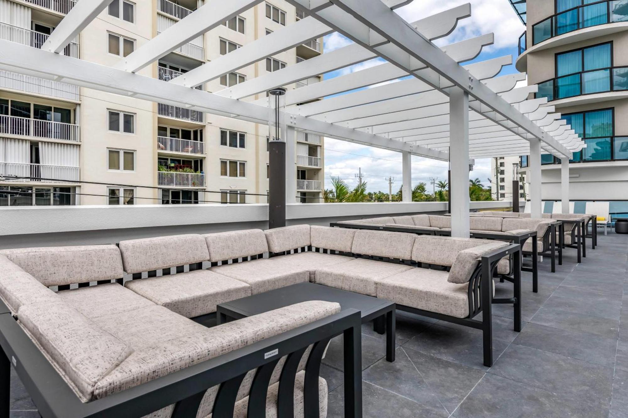 Cambria Hotel Fort Lauderdale Beach Exterior photo